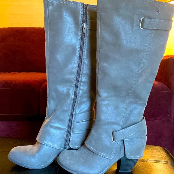 Fergalicious Boots - Picture 2 of 3